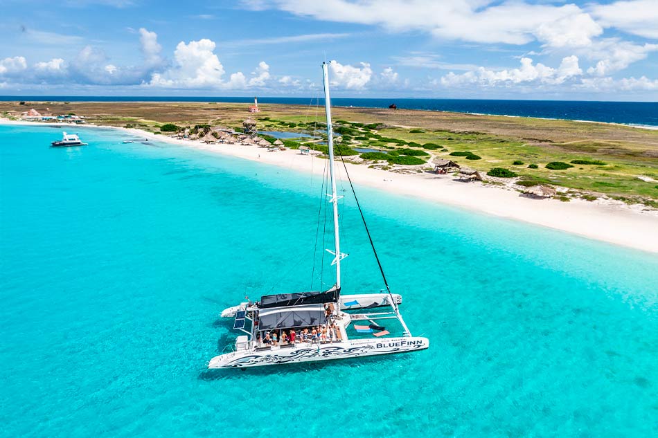 Klein Curaçao on the Blue Finn Catamaran with Snorkeling and BBQ