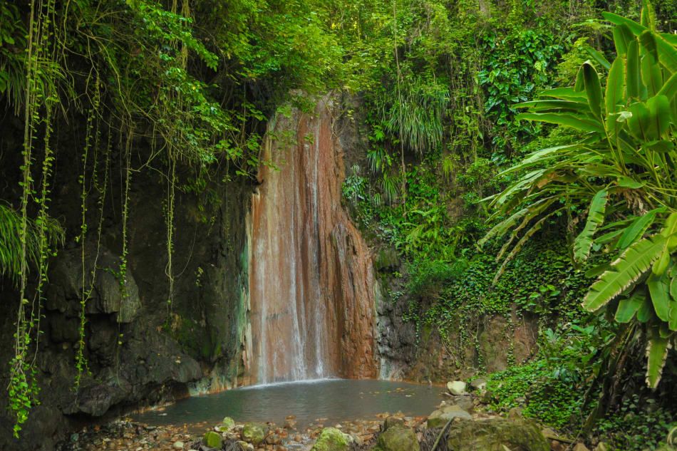 Boat trip to Soufrière with Snorkelling and Transportation