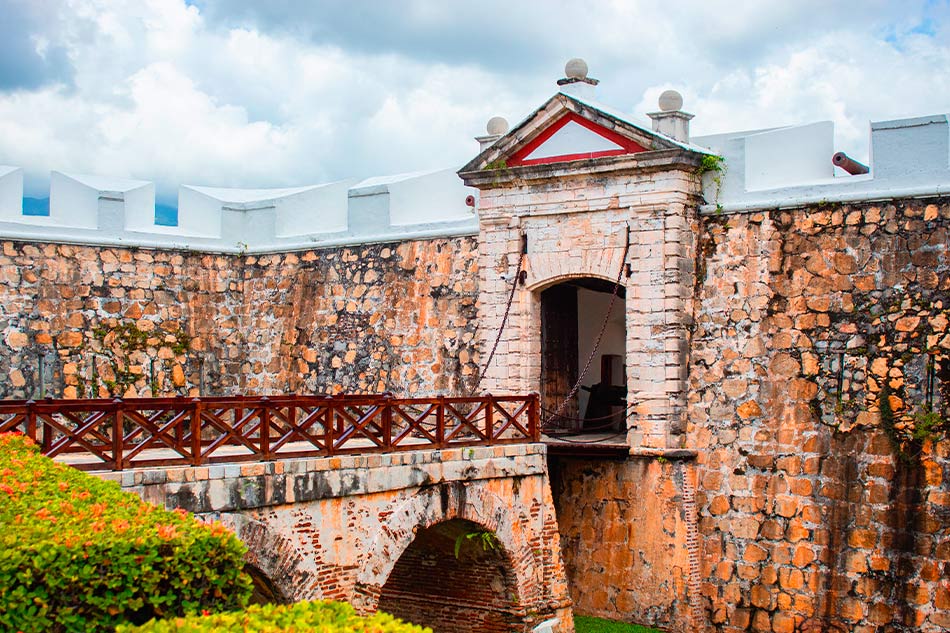 Historical Tour in Acapulco with Transportation