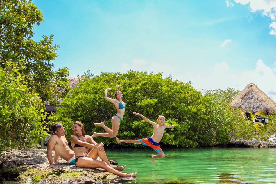 Yalkú & Snorkel Express for Canadians