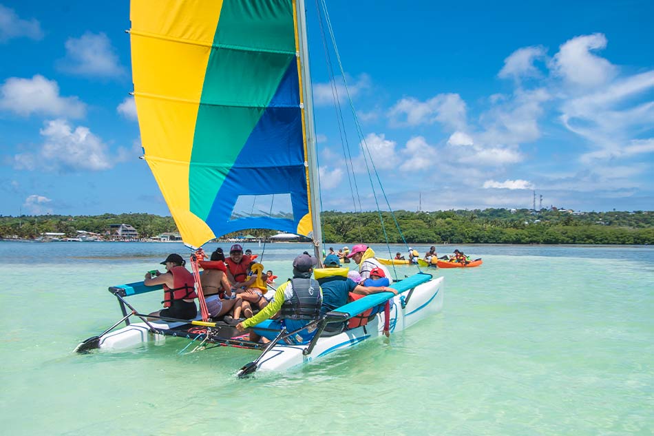 Mini Catamaran Tour in San Andres Bay with Transportation