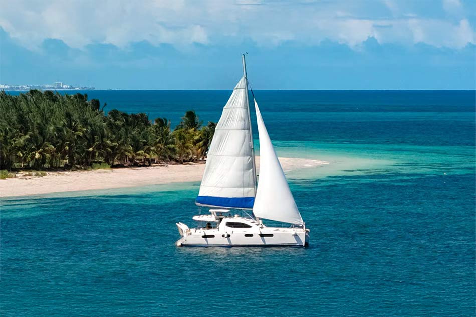 Catamarán de Lujo y Snorkel en Puerto Morelos