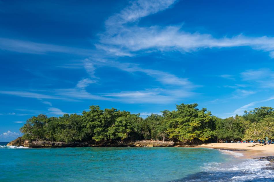 Walking Tour to the 7 Beaches with Visit to Rancho Durian - with Lunch and Transportation