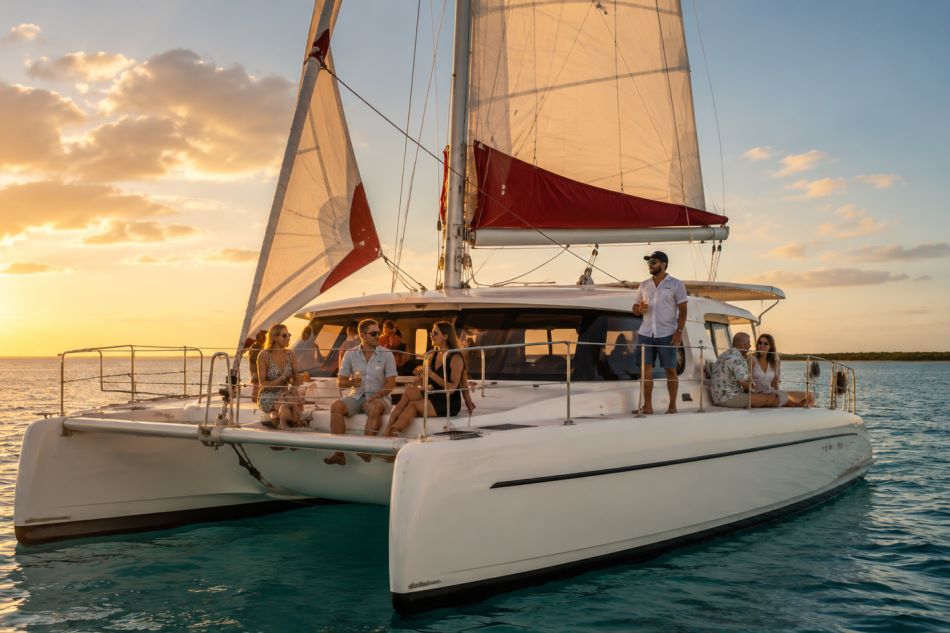 Caribbean Dinner Sail in Aruba with Open Bar