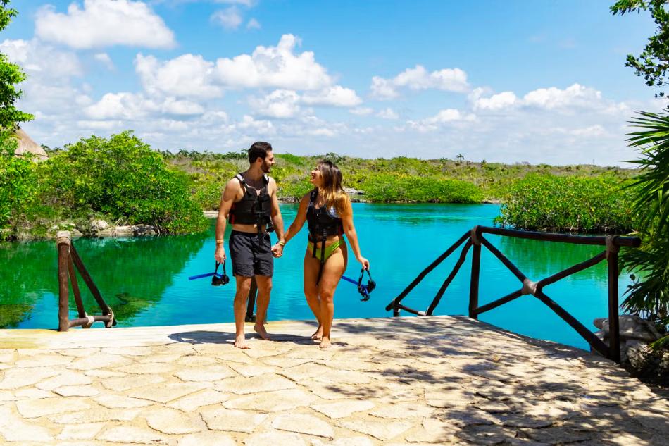 Tour Cenotes & Paradise Lagoon con Transportación