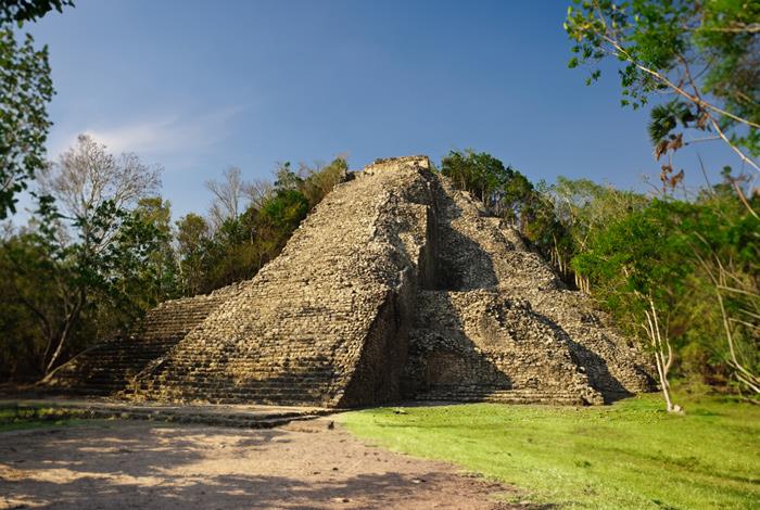 Cobá, Tulum y Tradiciones Mayas: Cultura y Aventura en un Solo Día