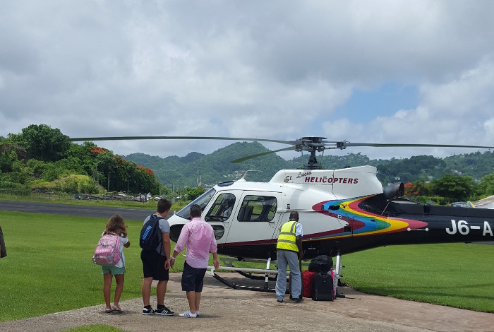 Traslado en Helicóptero entre Aeropuertos - Ruta Sur: del George F. L. Charles al Hewanorra