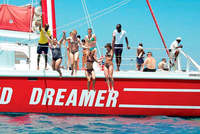 Mobay Sail: Catamaran and Snorkeling with Open Bar and Transportation